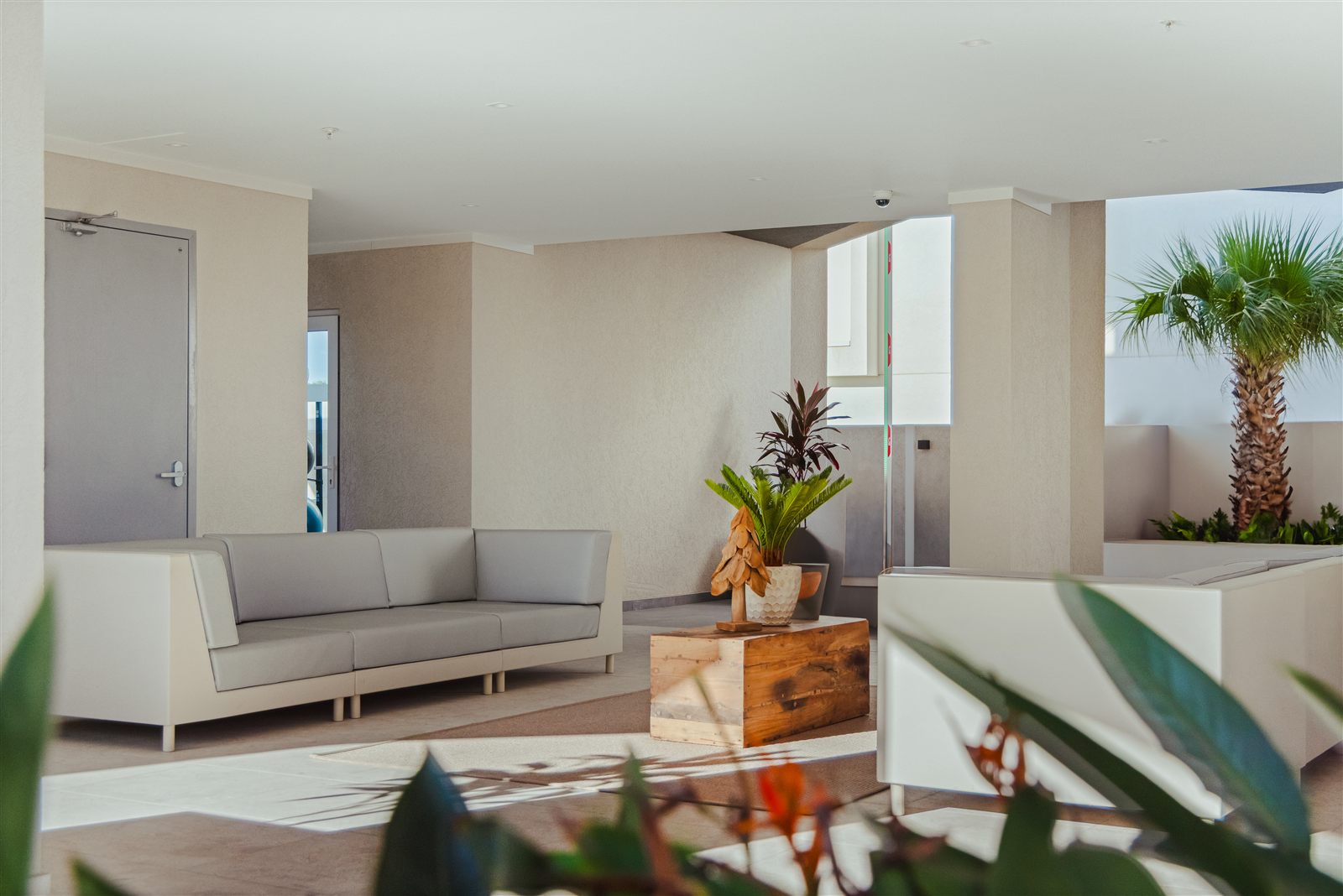 Reef Residence — Amenity — Lobby