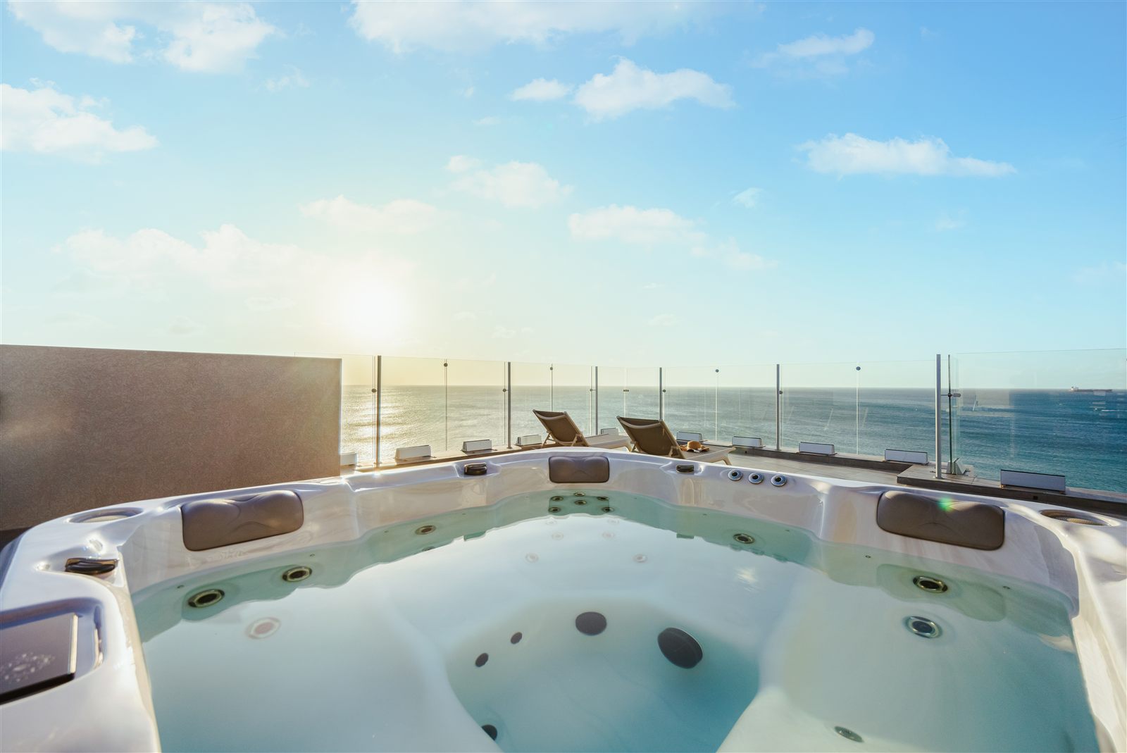 Reef Residence — Amenity — Spa & Jacuzzi
